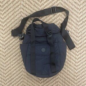 Lululemon Classic Crossbody Bucket Bag Navy